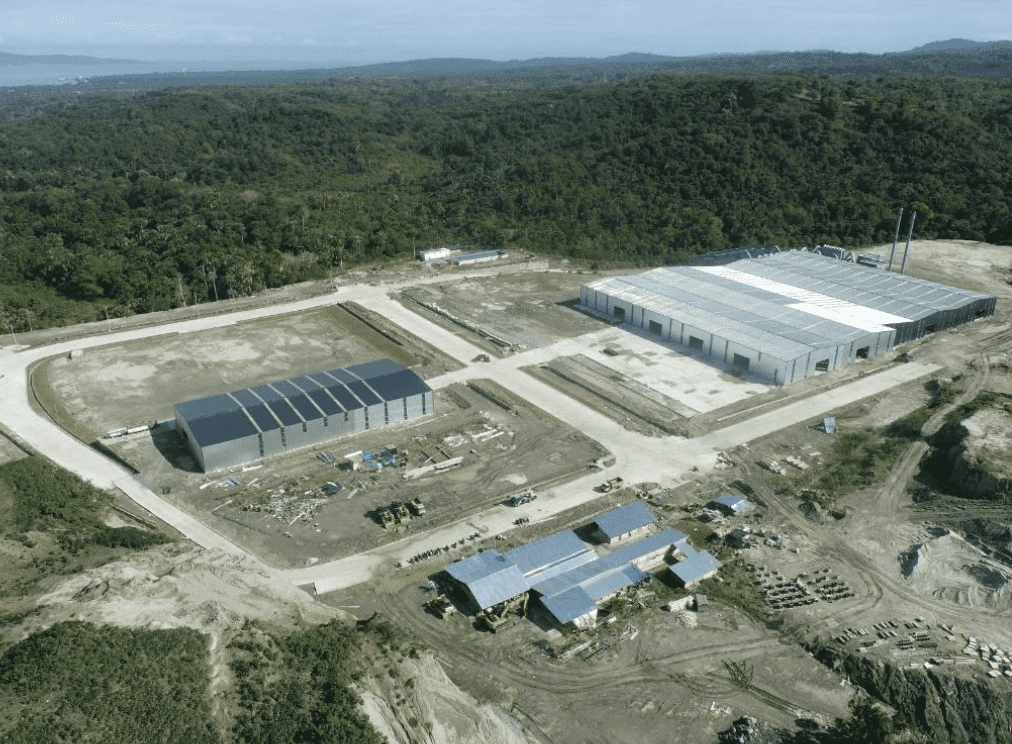 Foto tampak tengah pabrik PT Wanhong Nonferrous Recyling Utilization