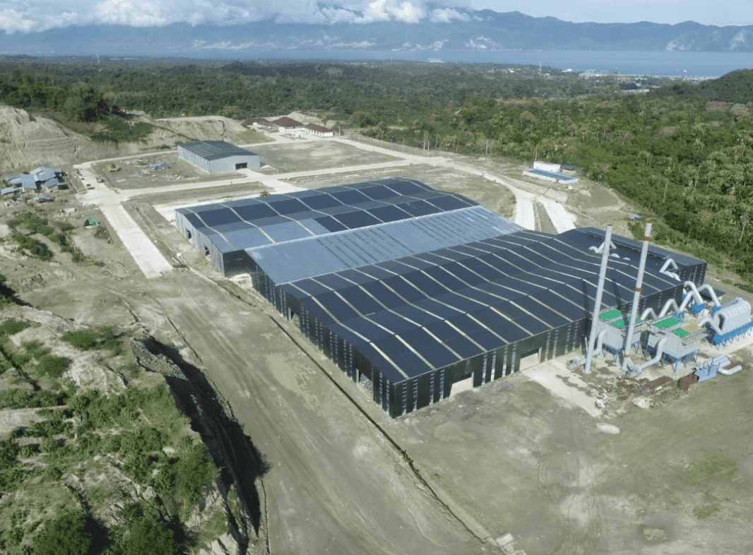 Foto tampak belakang pabrik PT Wanhong Nonferrous Recyling Utilization