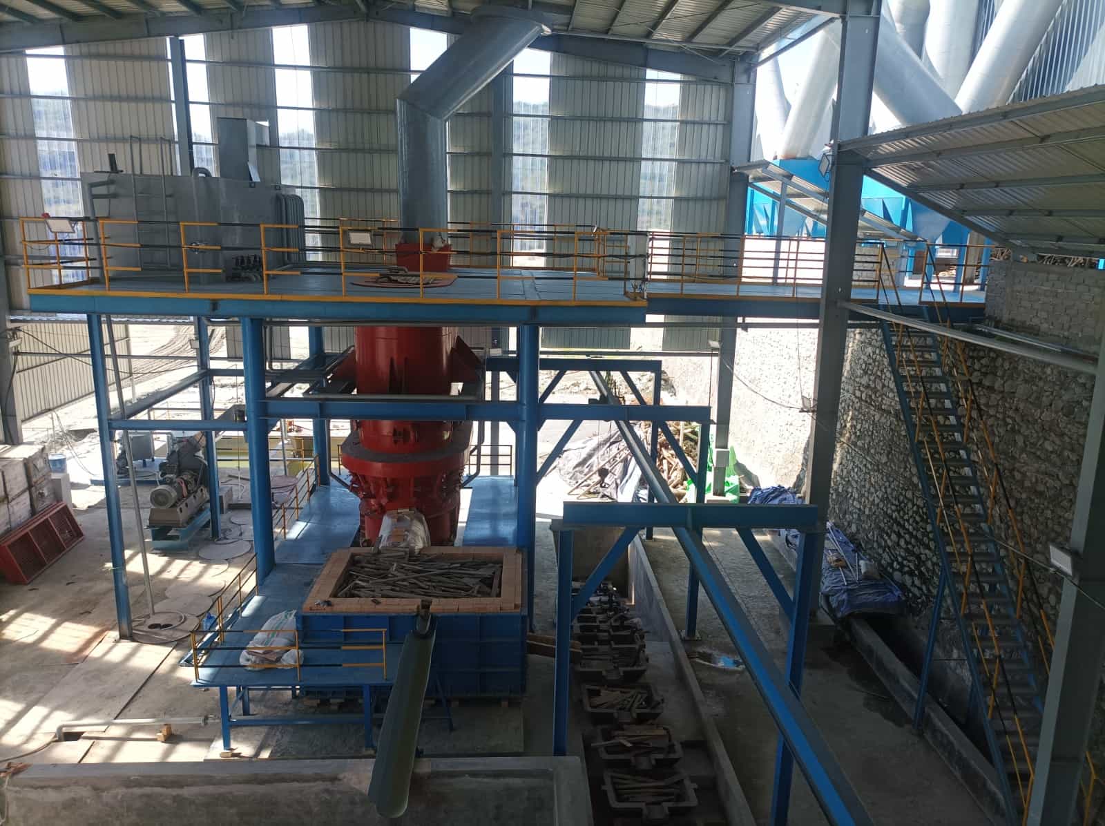 Foto tampak dalam pabrik PT Wanhong Nonferrous Recyling Utilization